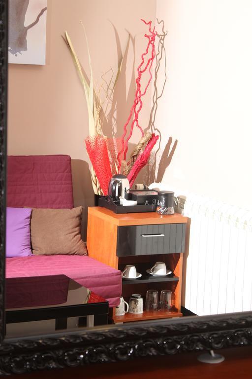 Gala Luxury Suites Белград Стая снимка