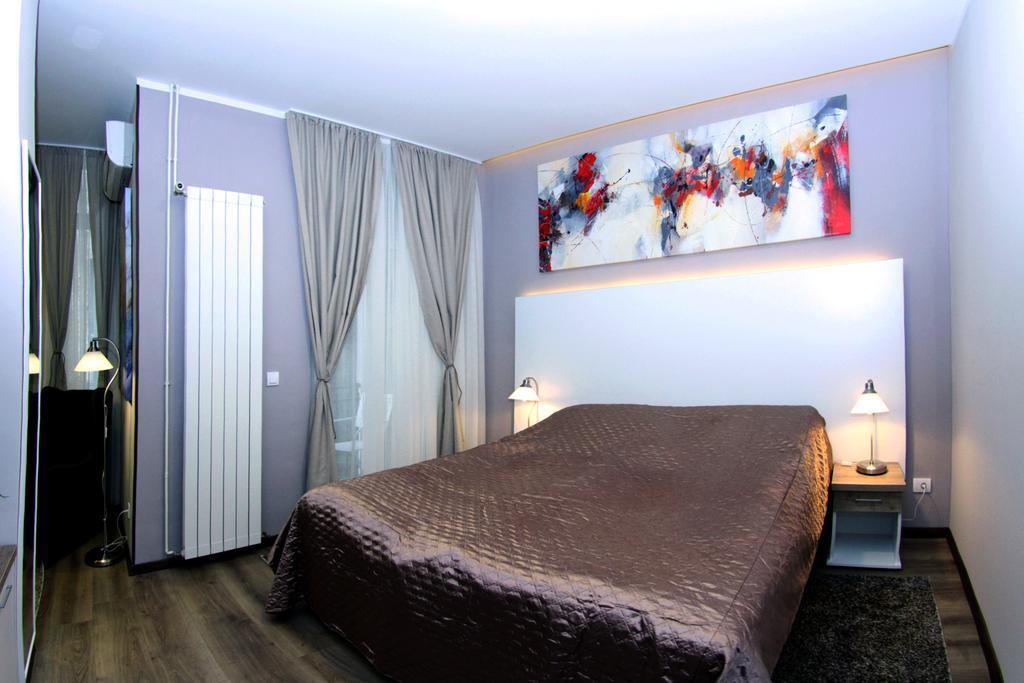 Gala Luxury Suites Белград Стая снимка