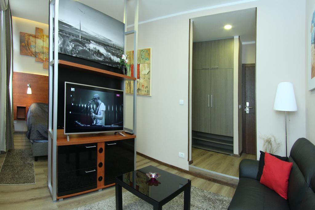 Gala Luxury Suites Белград Стая снимка