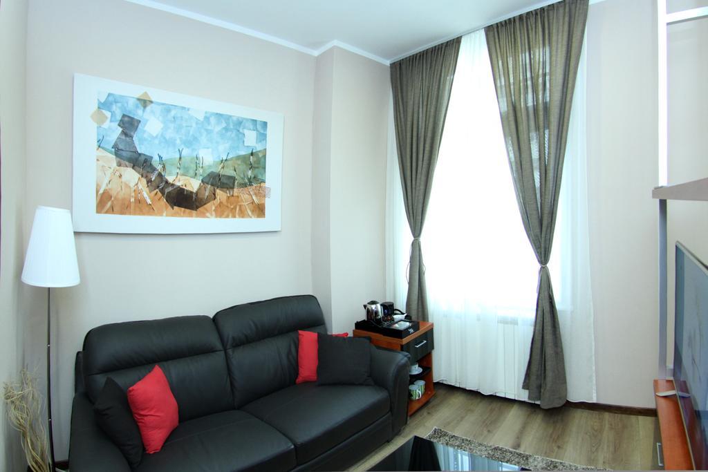 Gala Luxury Suites Белград Стая снимка