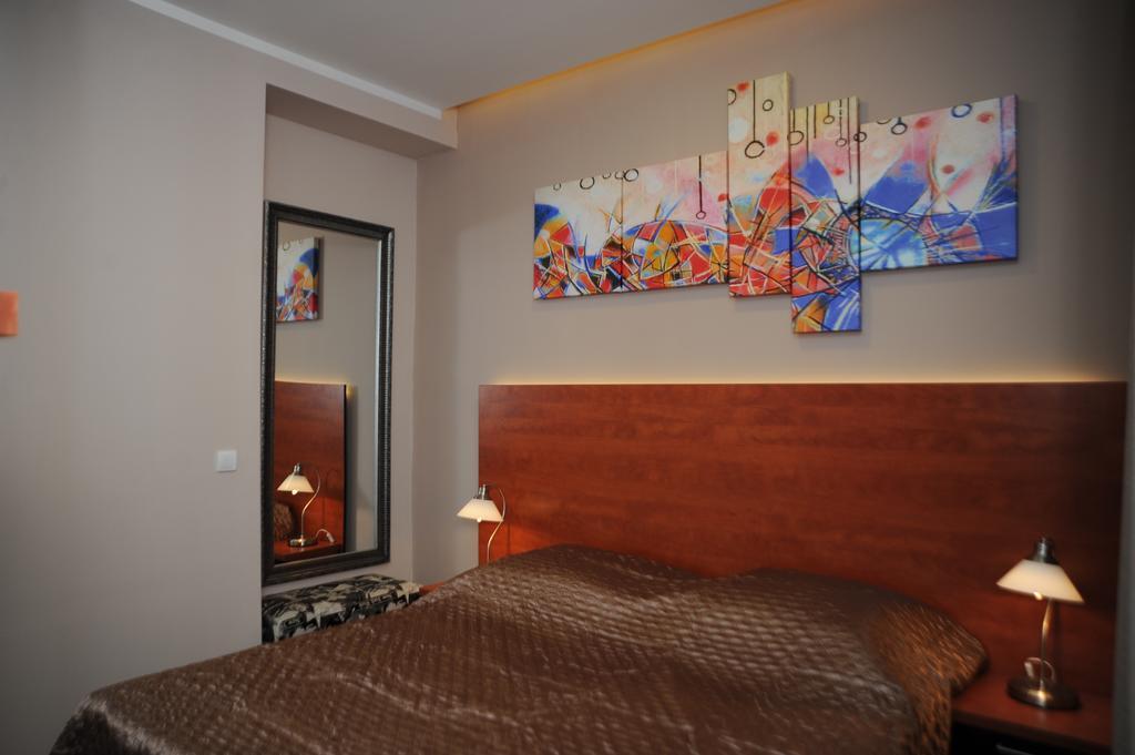 Gala Luxury Suites Белград Стая снимка